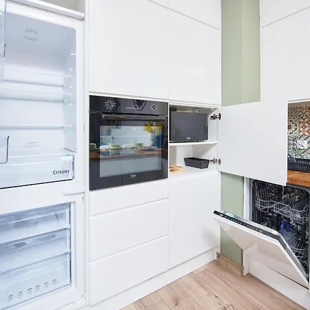 شقة Grunwald - Parking & Terrace - By Rentujemy