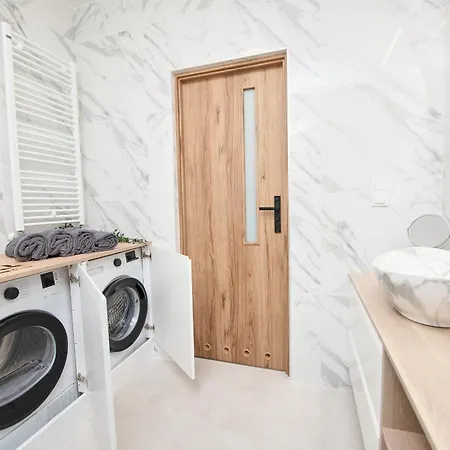 Appartement Grunwald - Parking & Terrace - By Rentujemy Poznań