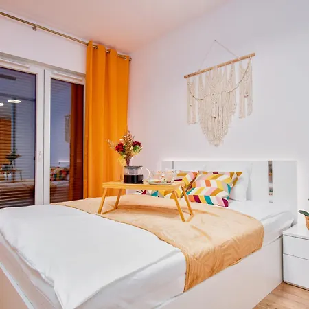 Grunwald - Parking & Terrace - By Rentujemy