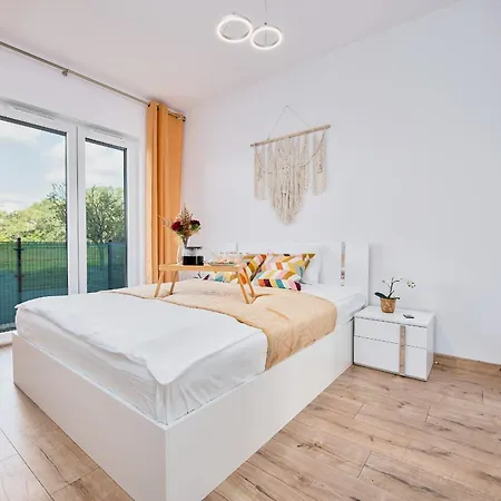 Grunwald - Parking & Terrace - By Rentujemy * Poznań