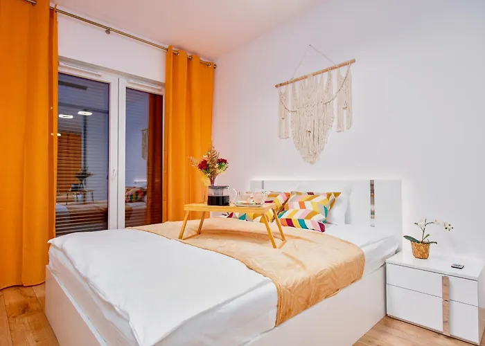 Grunwald - Parking & Terrace - By Rentujemy