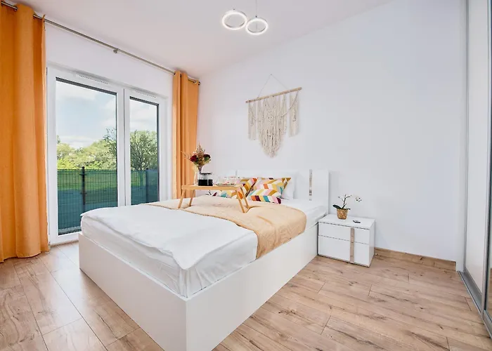 Grunwald - Parking & Terrace - By Rentujemy * פוזנן